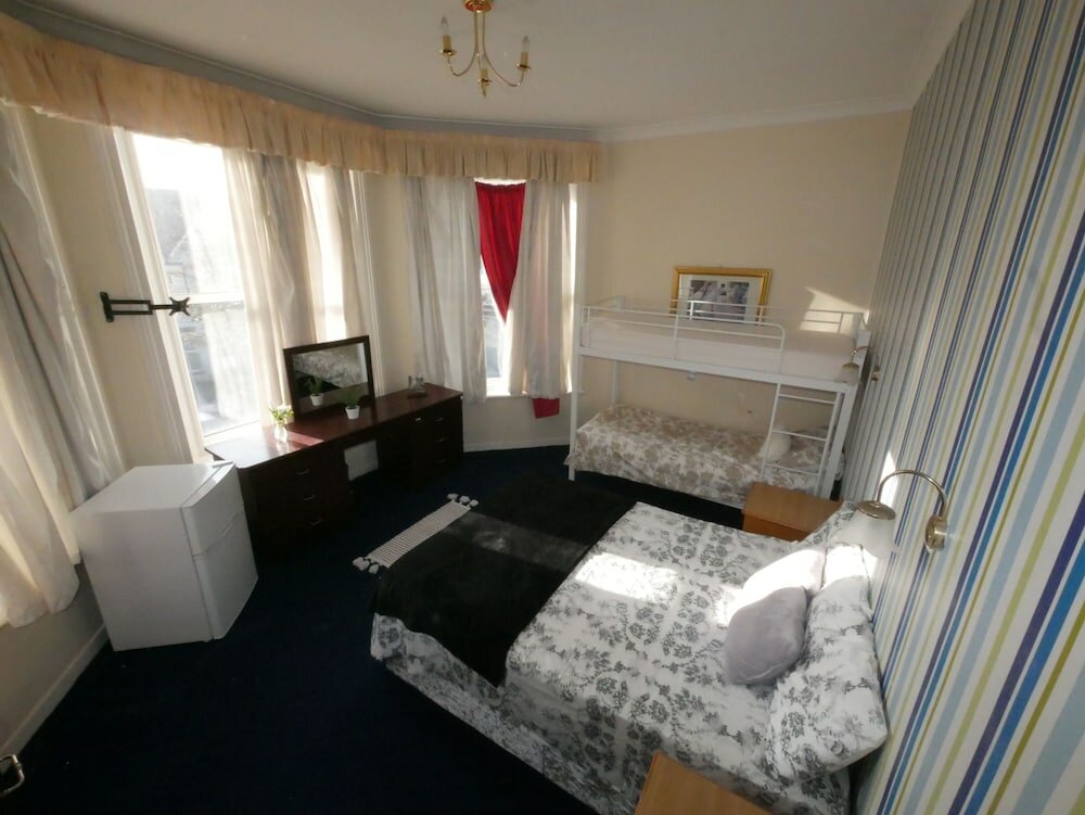 Фото Bourne Hall Hotel