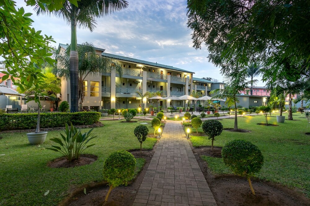 Фото отеля 2