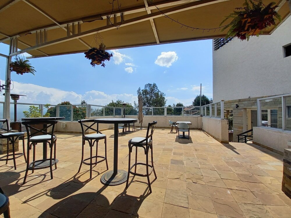 Фото The Alps Hotel