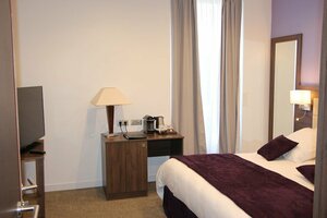 Hotel Restaurant L'Esturgeon (Poissy, Cours du 14 Juillet, 6), hotel