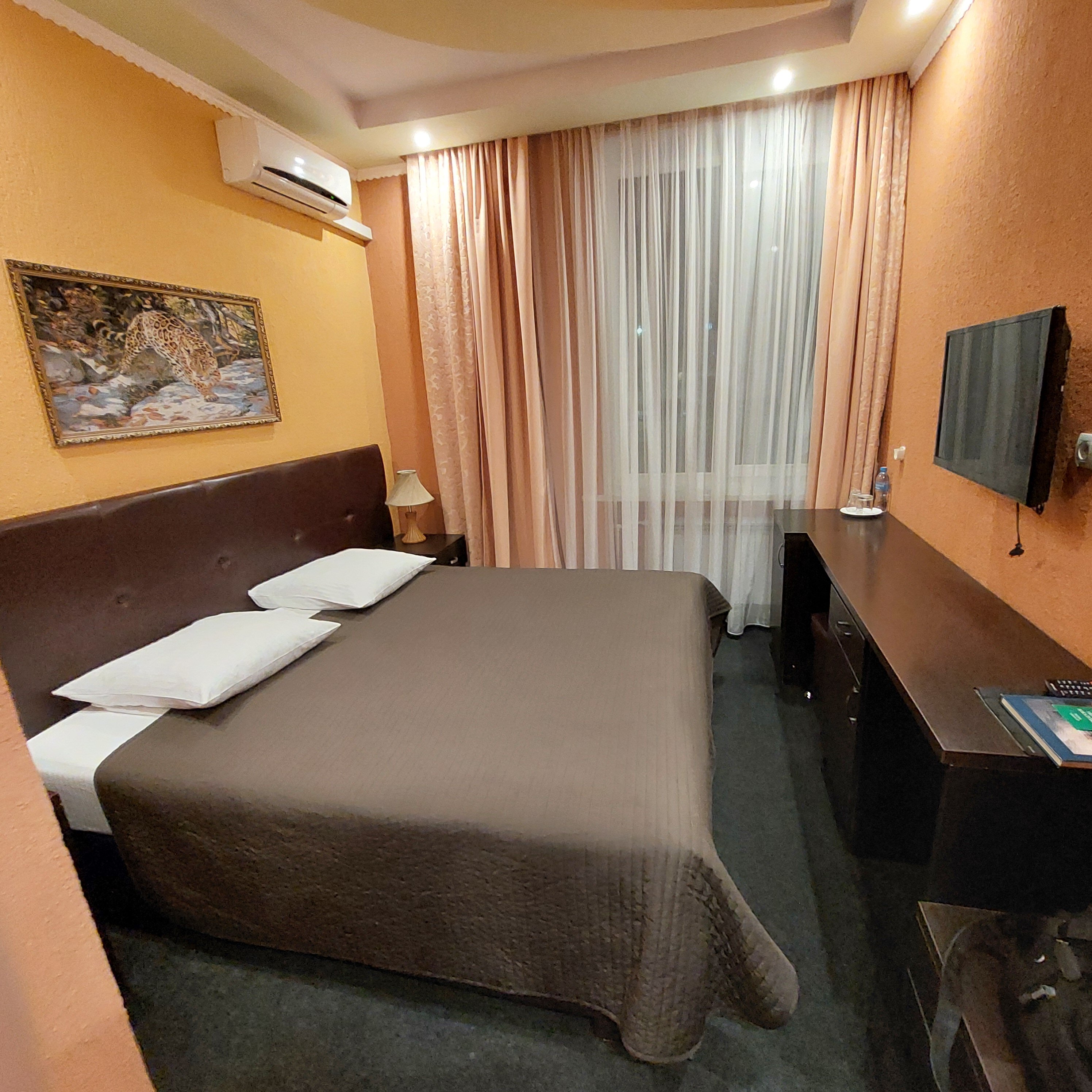 Фото отеля 2