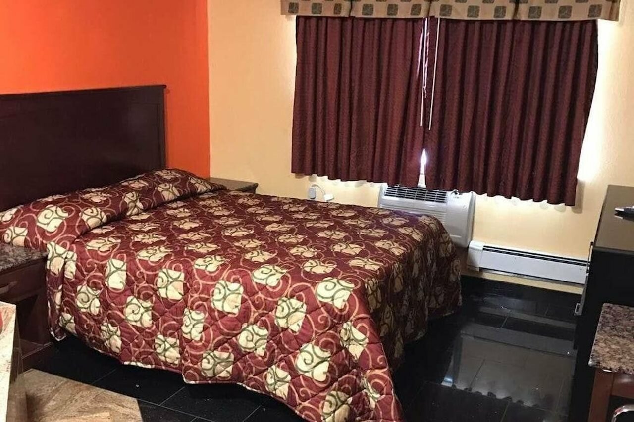 Фото Travelodge by Wyndham Avenel Woodbridge