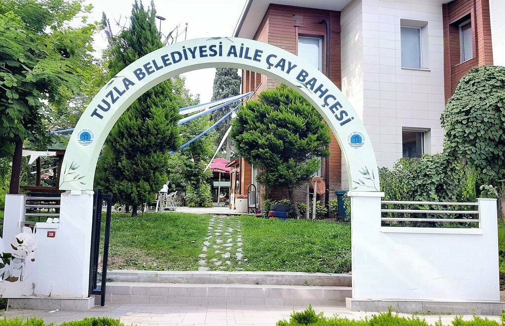 مقهى Tuzla Belediyesi Aile Cay Bahcesi ، اسطنبول، صورة