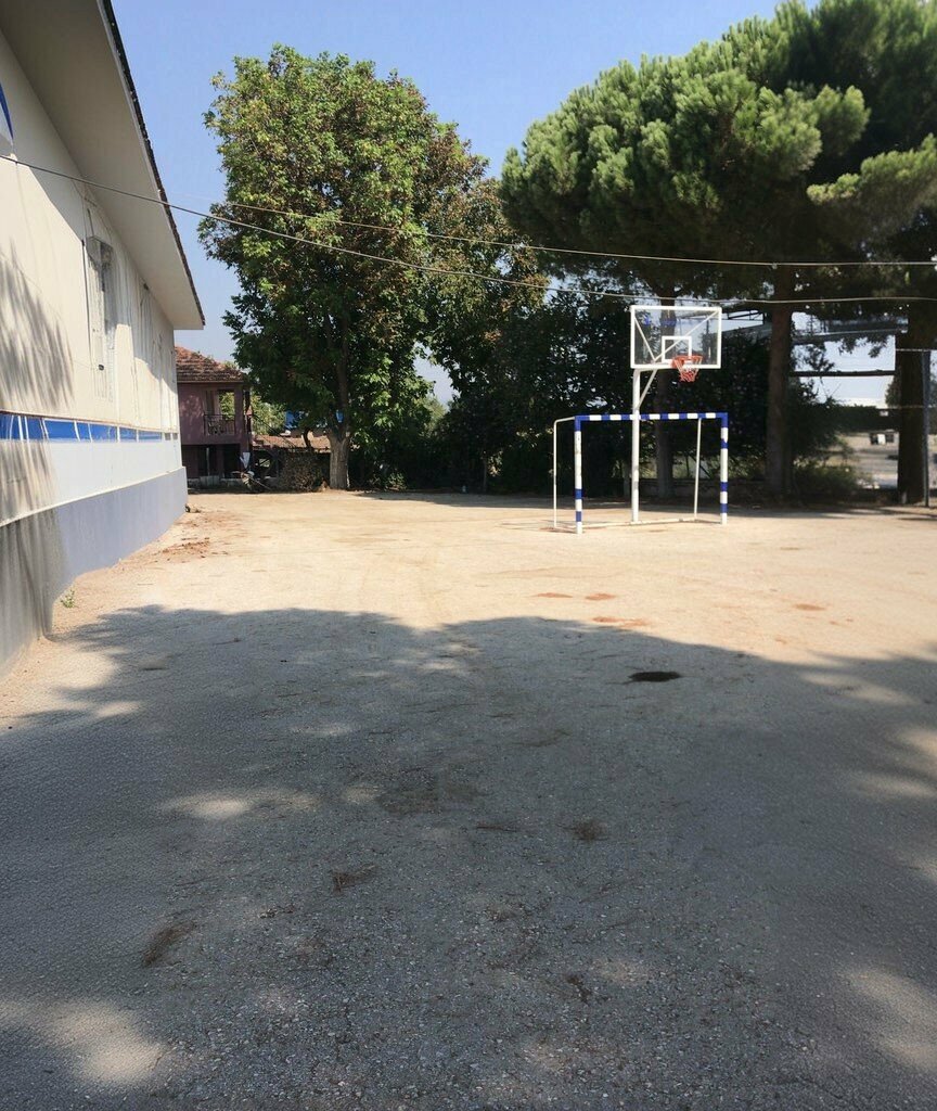 Primary school Haskoy Primary School, Bayindir, photo