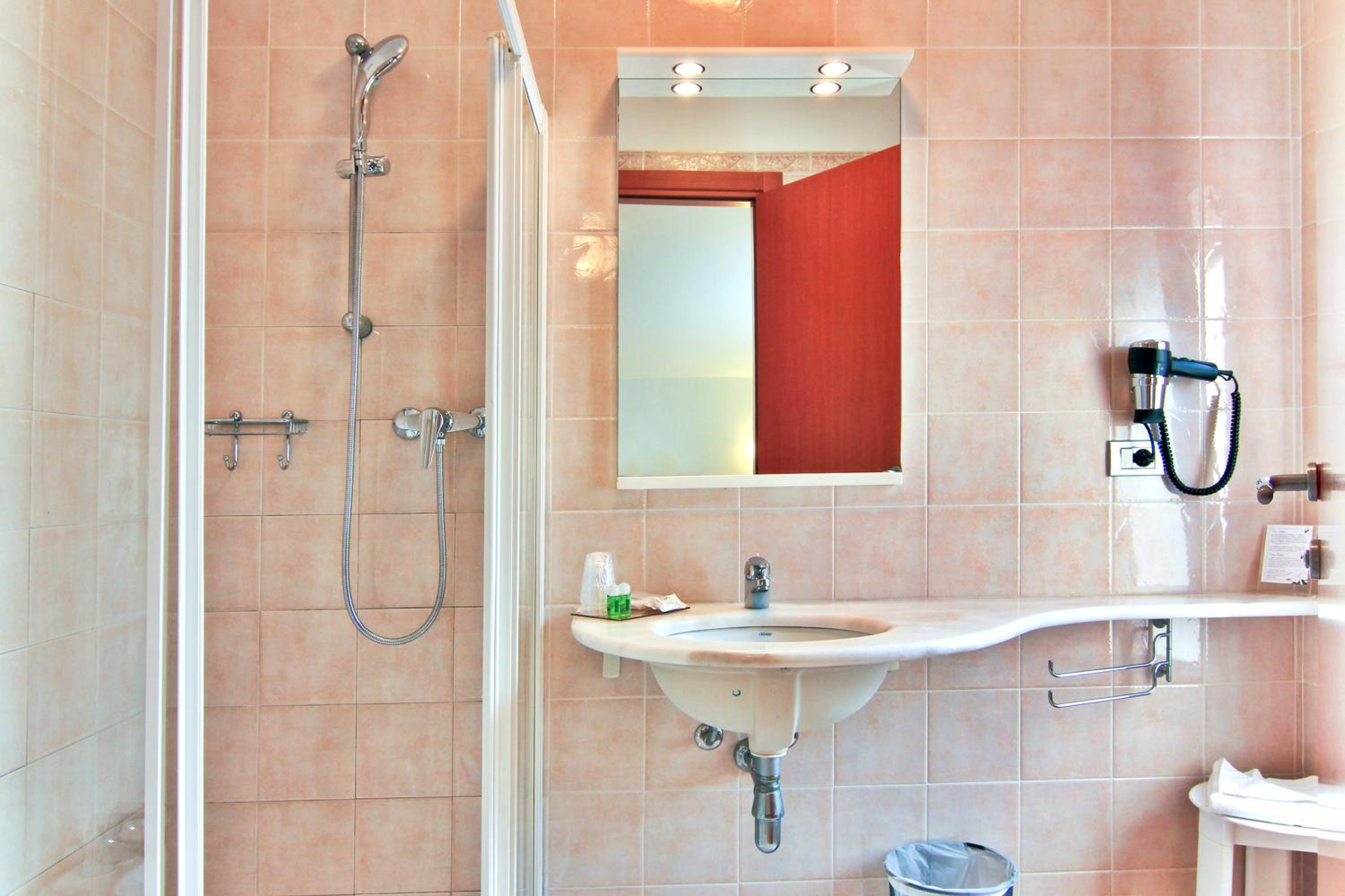 Фото Hotel La Perla