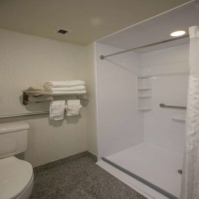 Фото Doubletree by Hilton Hotel Leominster