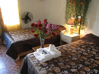 Фото Bachelor Inn Hotel