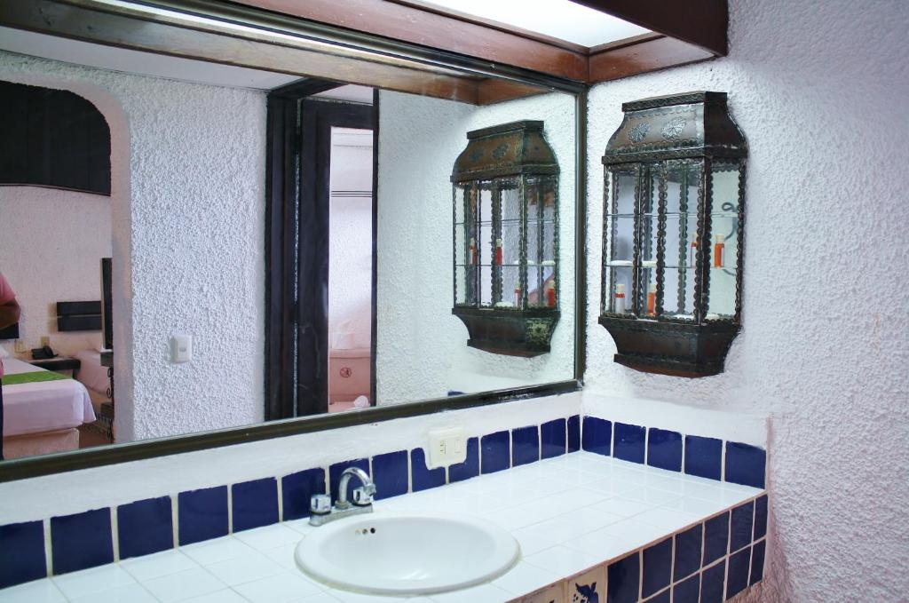 Фото Hotel & SPA Xbalamqué Cancún Centro