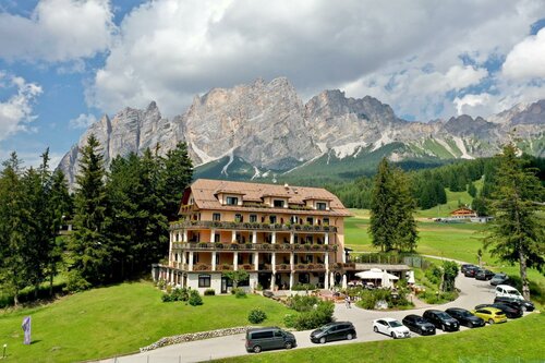 Гостиница Boutique Hotel Villa Blu Cortina в Кортина-д`Ампеццо