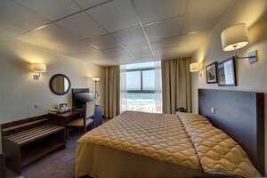 отель Ajman Beach Hotel