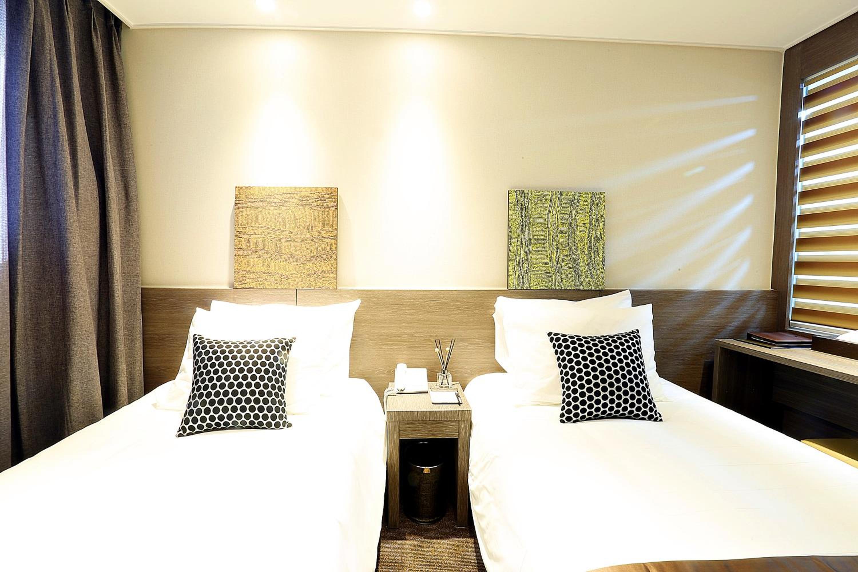 Фото Grandmillions Hotel