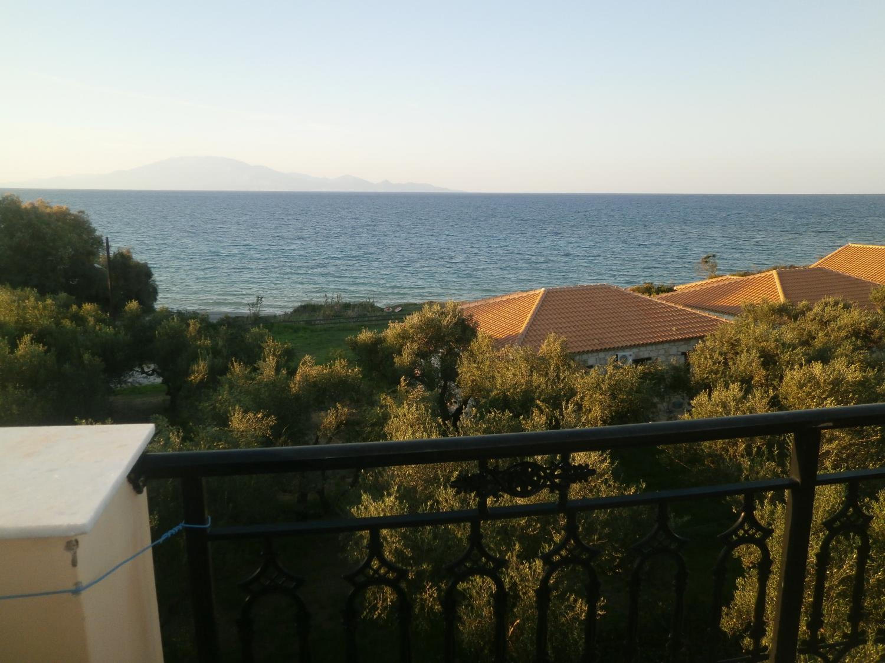 Фото Kavos Psarou Studios and Apartments