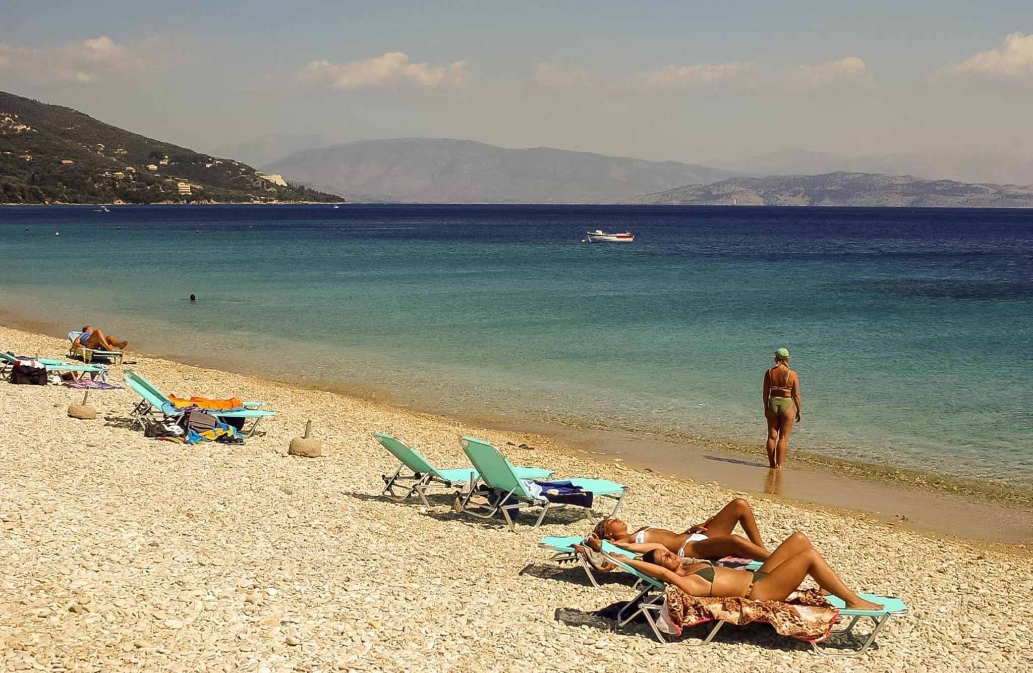 Фото Barbati Bay Elegant Apartments