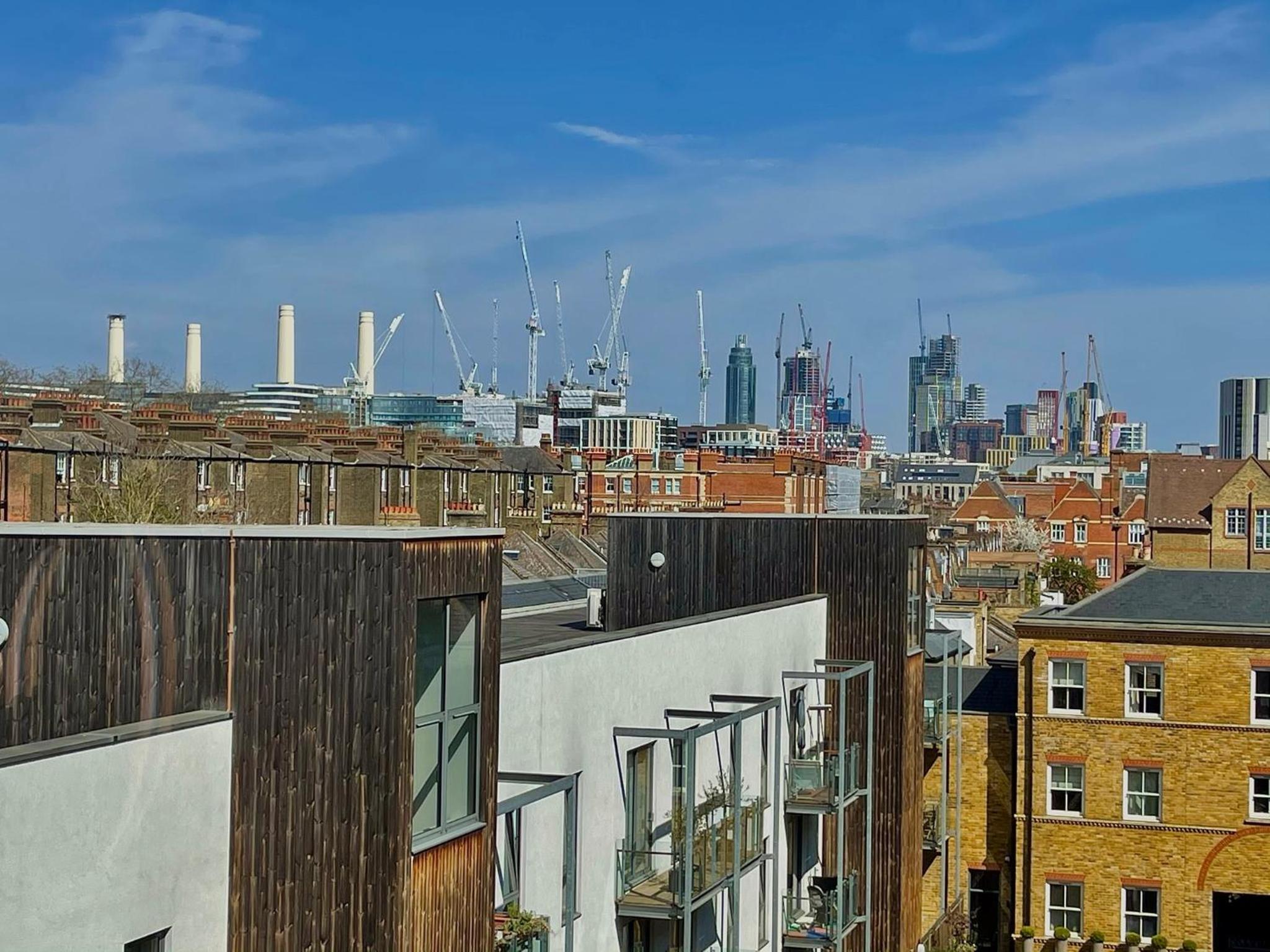 Фото Axiom Park Hotel