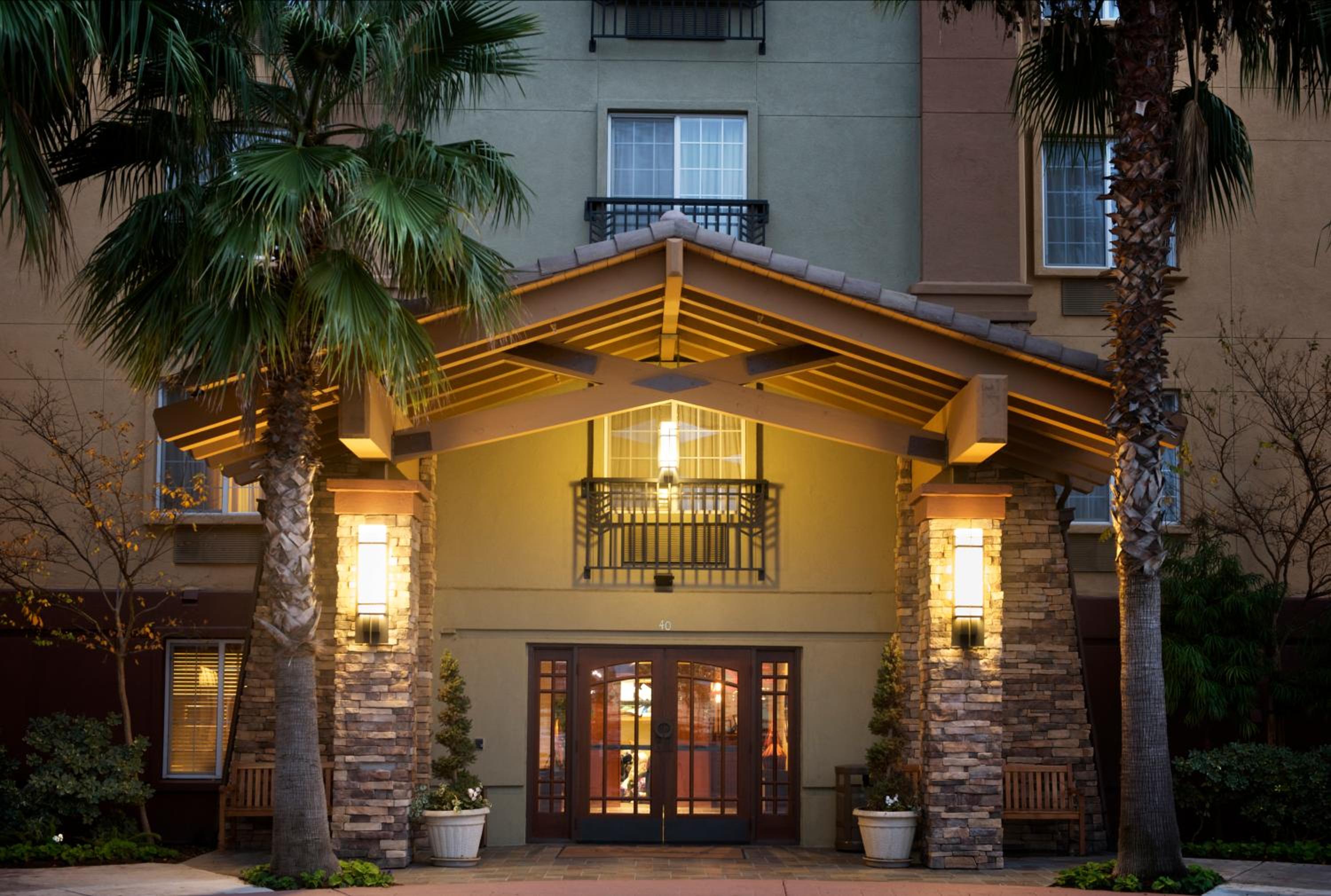 Фото Larkspur Landing Hillsboro - An All-Suite Hotel