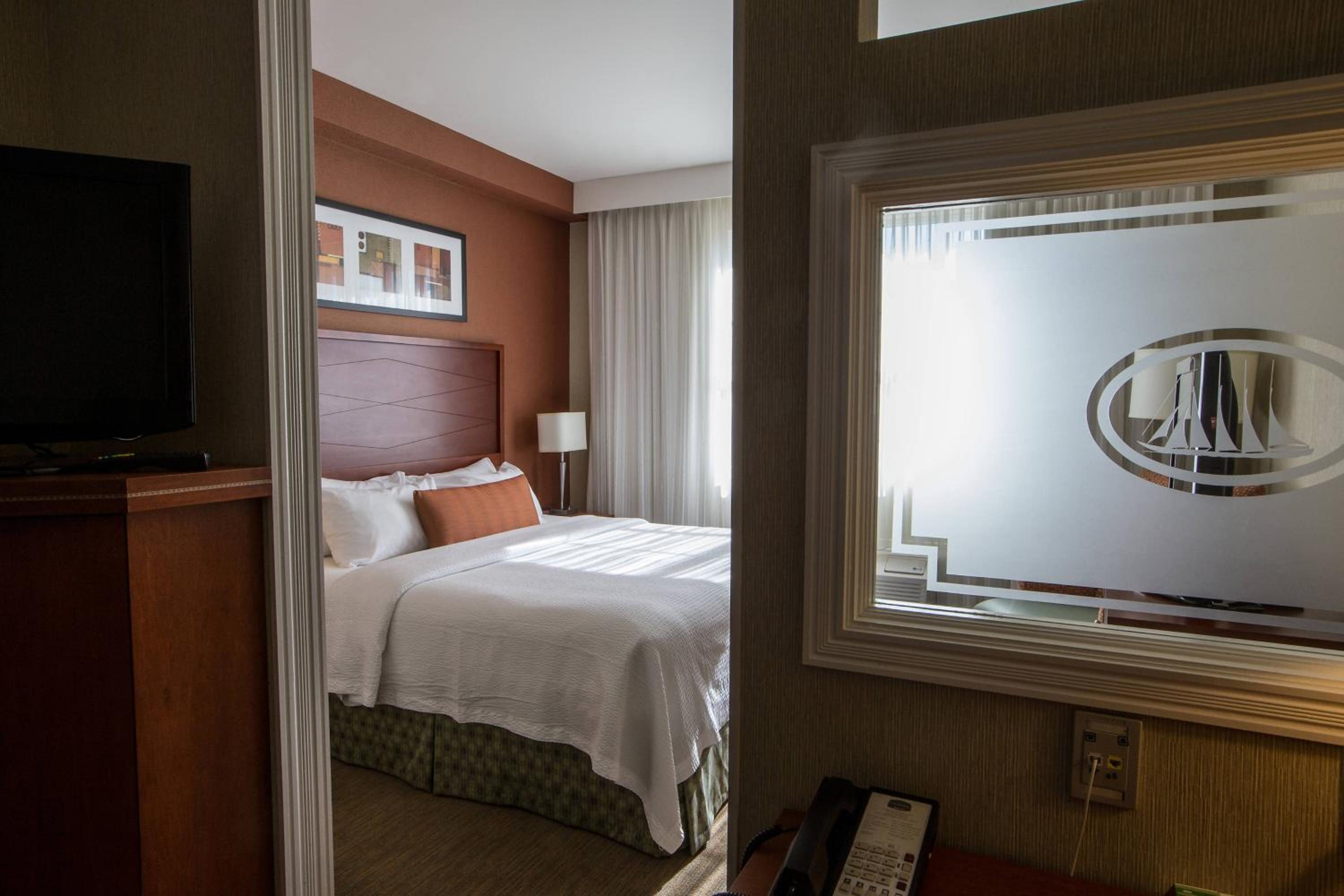 Фото Courtyard by Marriott St. John's Newfoundland