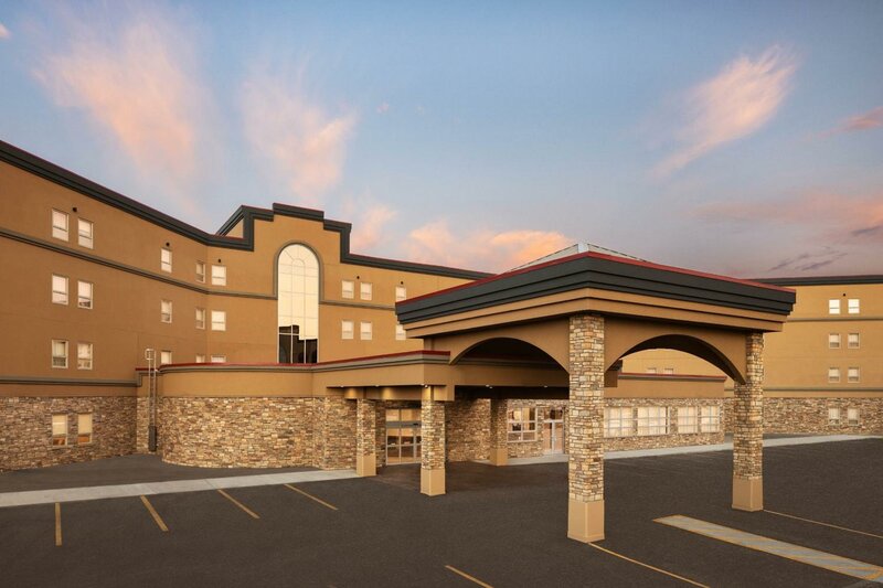 Гостиница Delta Hotels by Marriott Grande Prairie Airport