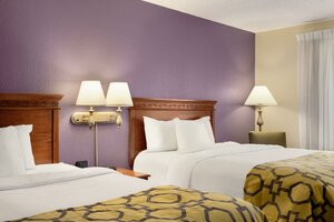 Гостиница Baymont by Wyndham Springfield I-44