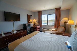 Гостиница Clover Island Inn
