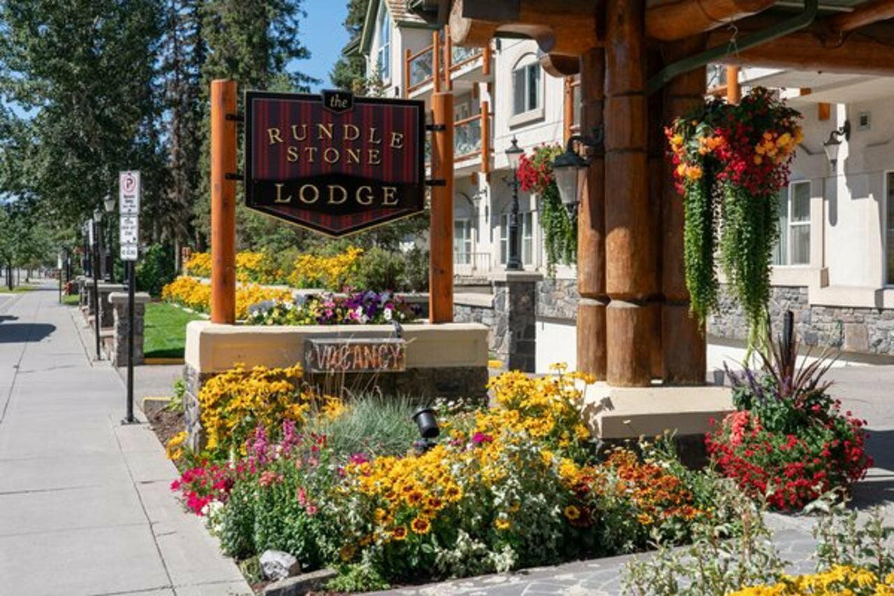 Фото Rundlestone Lodge