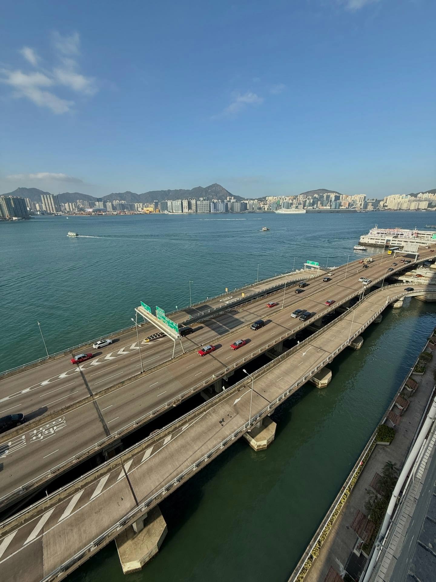 Фото Hyatt Centric Victoria Harbour Hong Kong