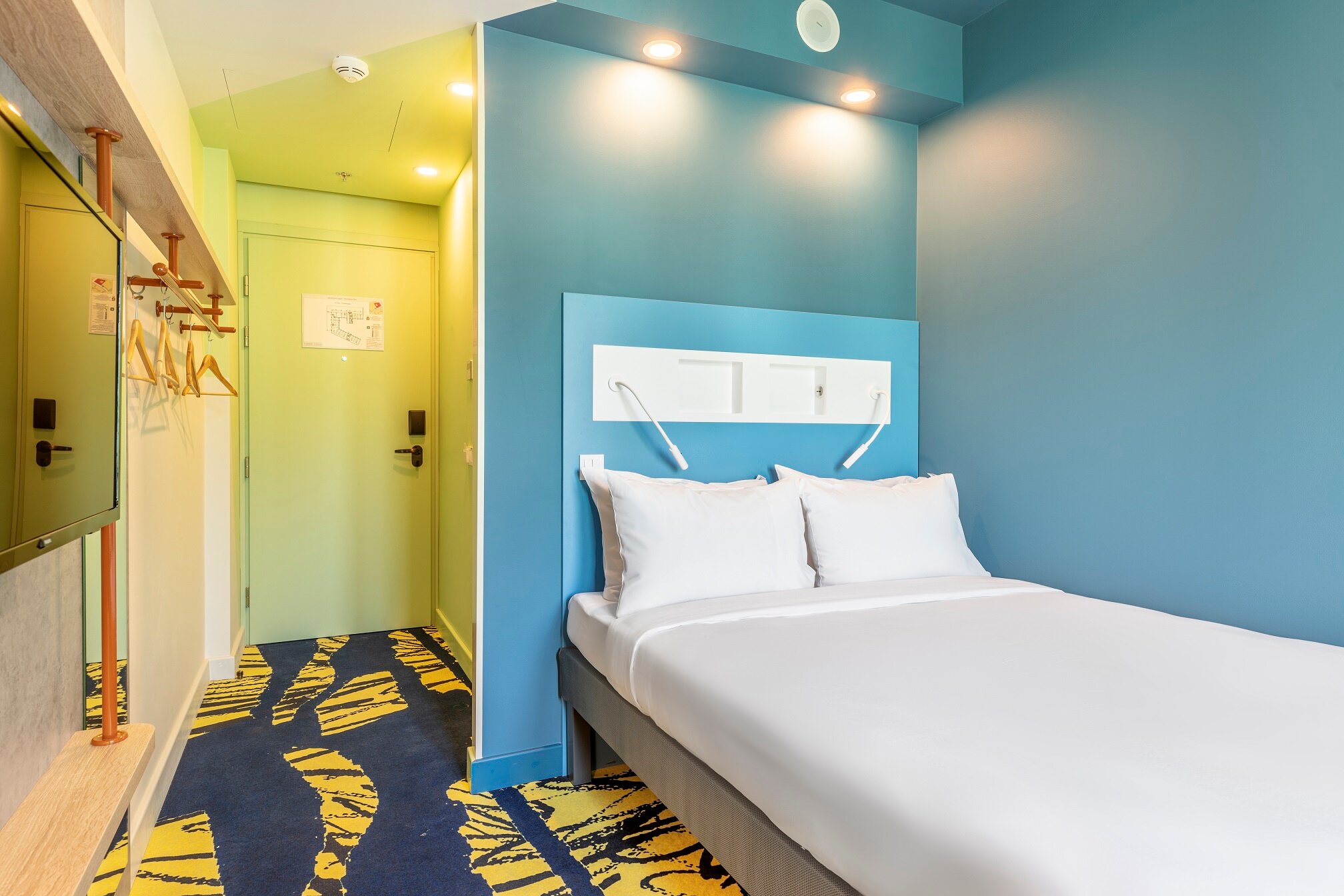 Фото отеля 2