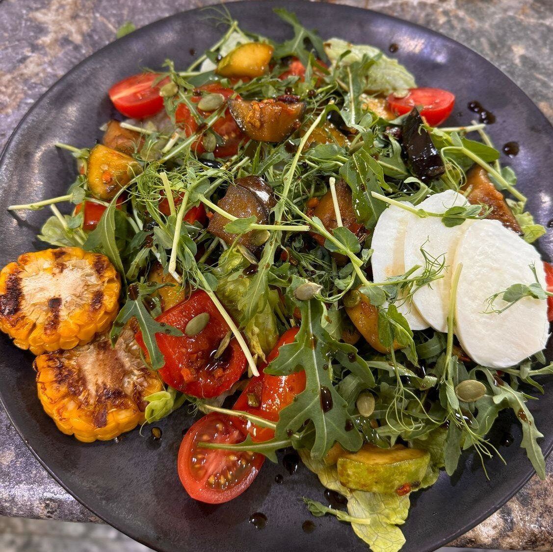 Фото Атмосфера