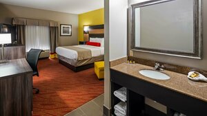 Гостиница Best Western Plus Midwest City Inn & Suites