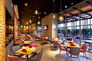 Гостиница The Straits Hotel & Suites