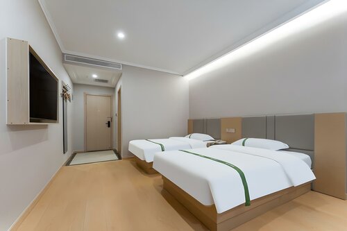Гостиница GreenTree Inn Qingdao Development District Sdust Express Hotel в Циндао