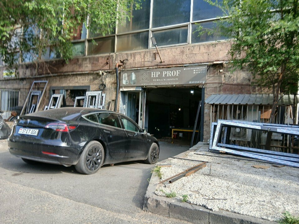 Windows HP Prof, Yerevan, photo