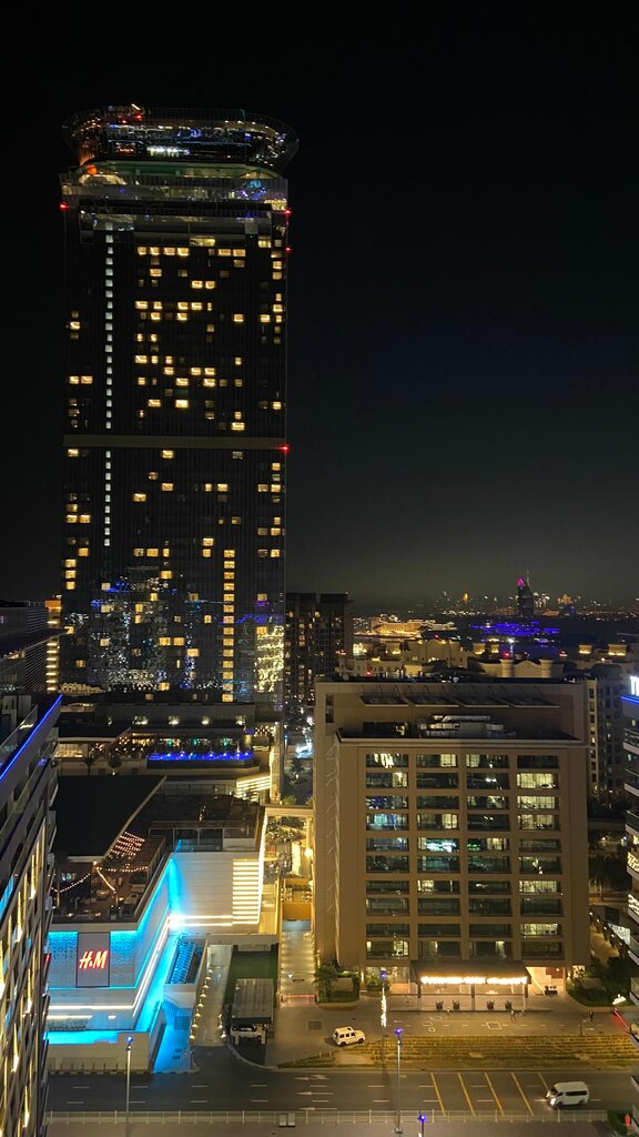 Housing complex The Palm Tower, Dubai, photo