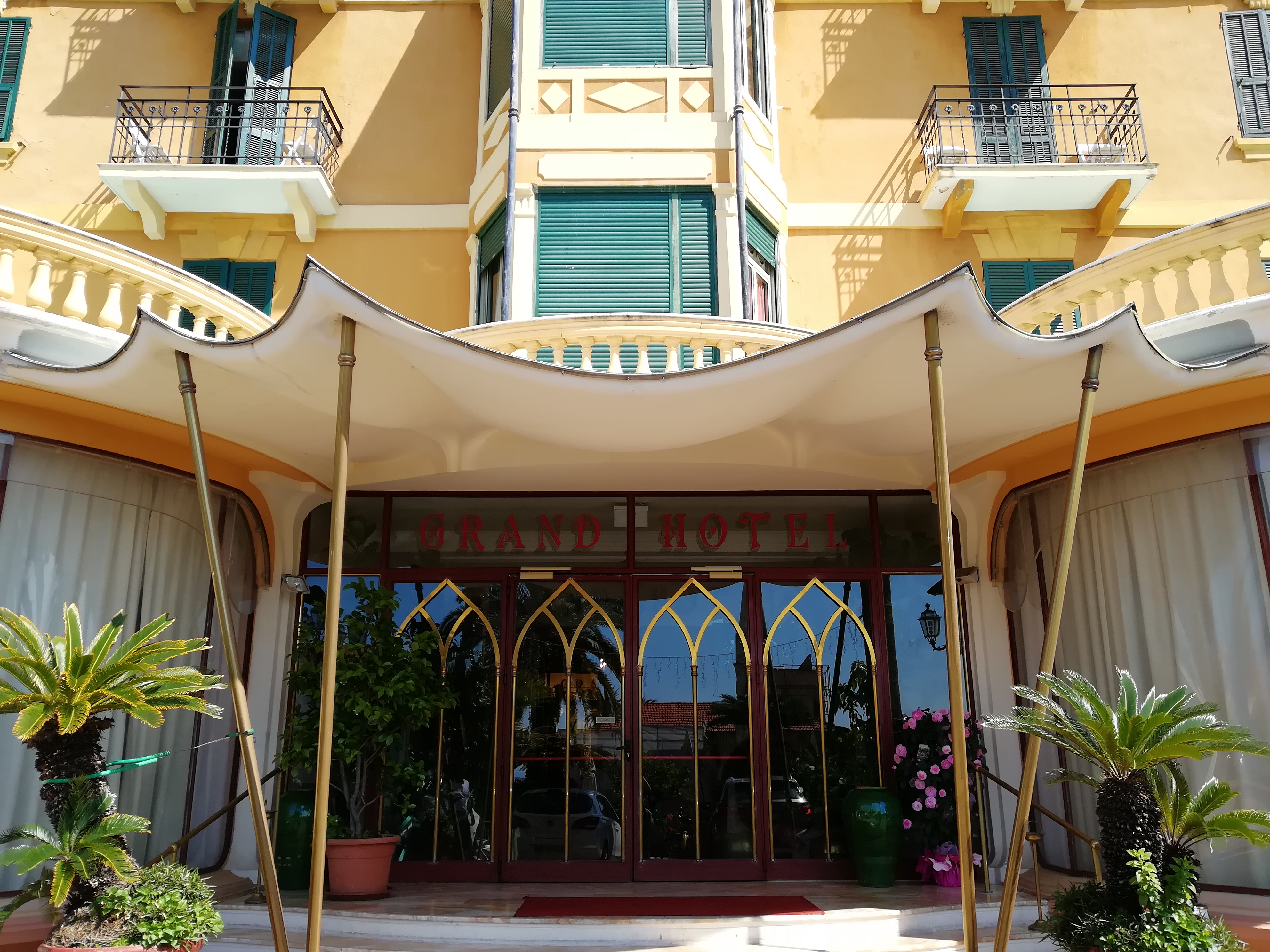 Фото Grand Hotel Londra