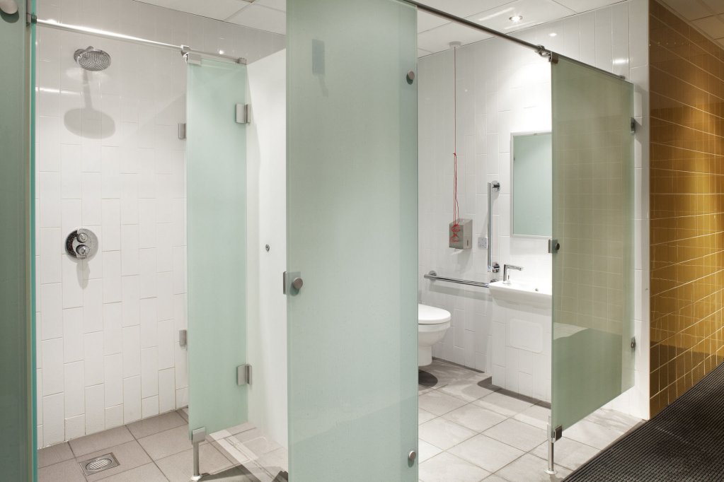 Фото Novotel Cardiff Centre