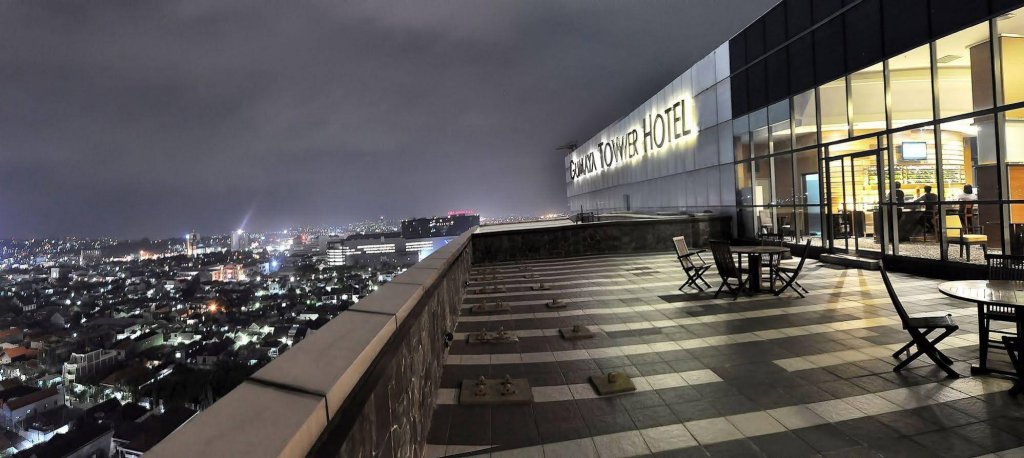 Фото Gumaya Tower Hotel Semarang