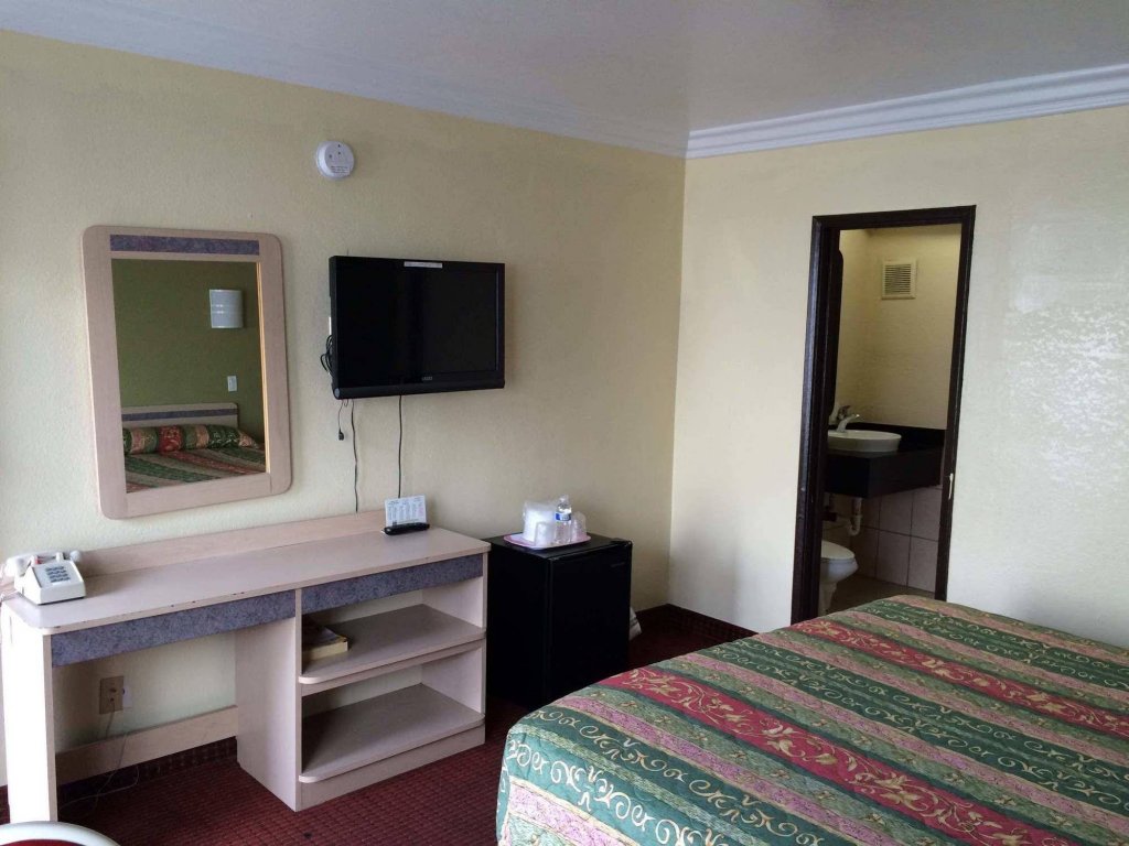 Фото Value Inn Hollywood