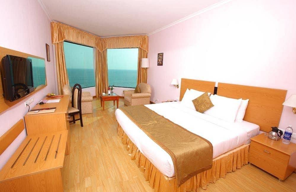 Фото The Quilon Beach Hotel and Convention Center