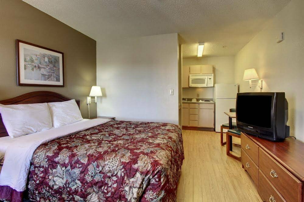 Hotel InTown Suites Extended Stay Birmingham Al - Lakeshore Parkway, State of Alabama, photo
