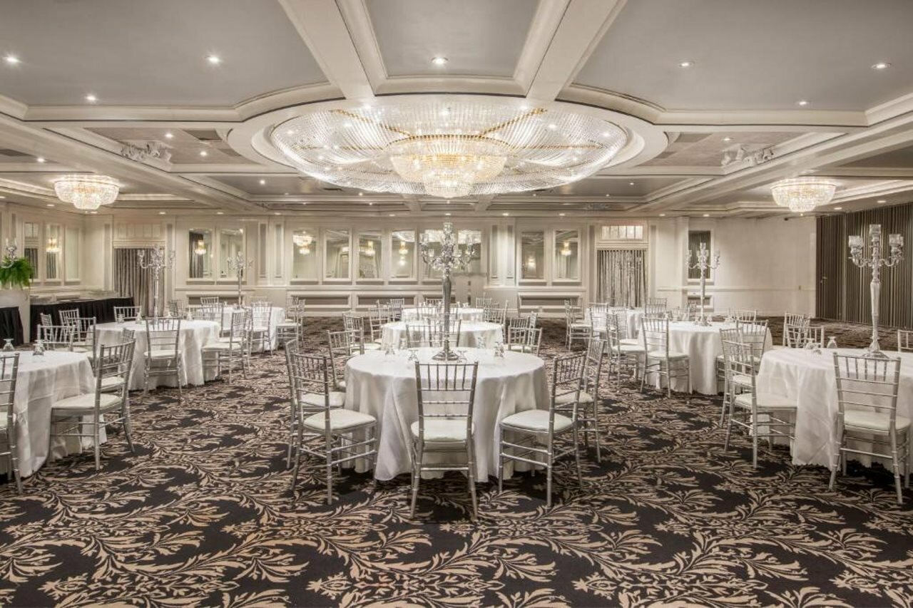 Фото Armon Plaza Montreal Airpt, Trademark Collection by Wyndham