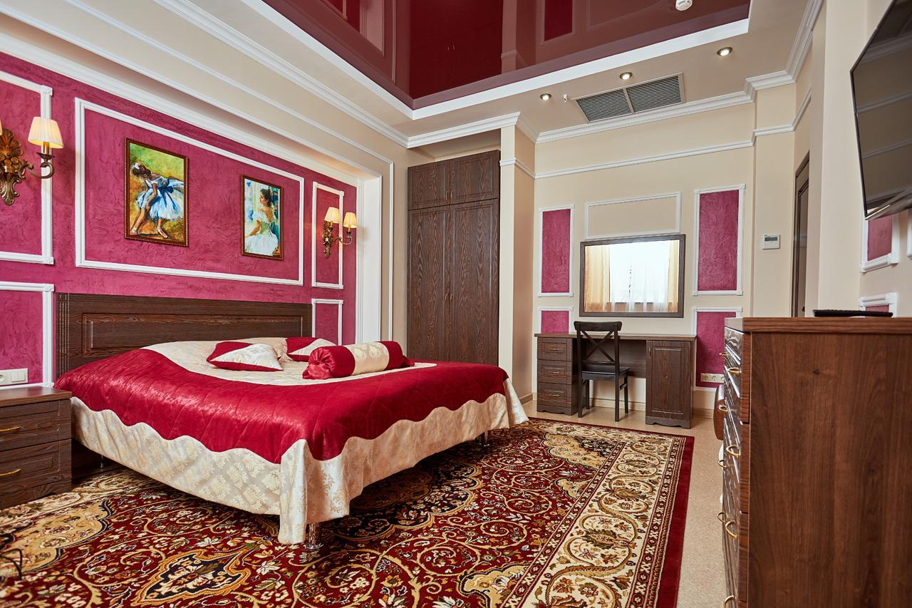 Фото Красная