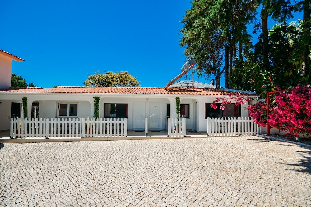 Фото Limmo Garden Guest House