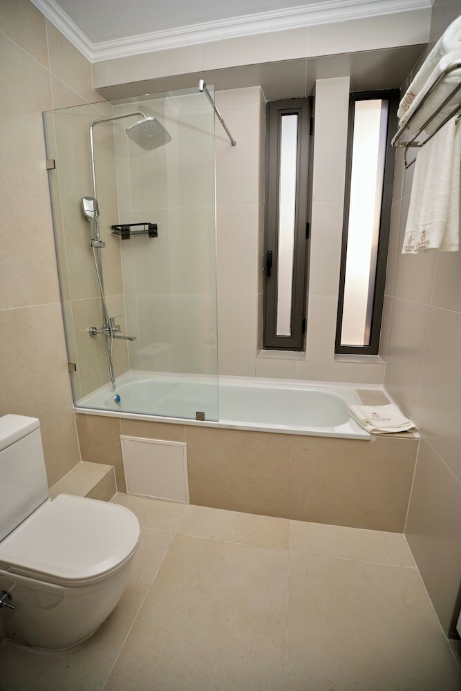 Фото Crown Hotel