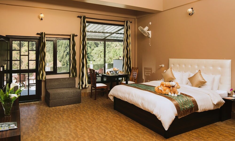 Фото Sterling Nainital