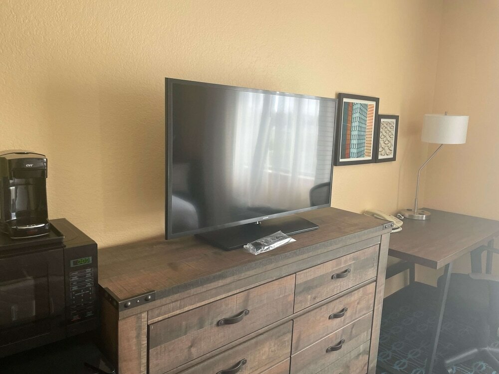 Фото SureStay Plus Hotel by Best Western Minot