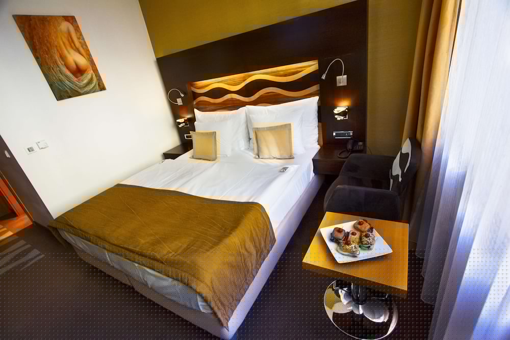 Фото Hotel Danubia Gate