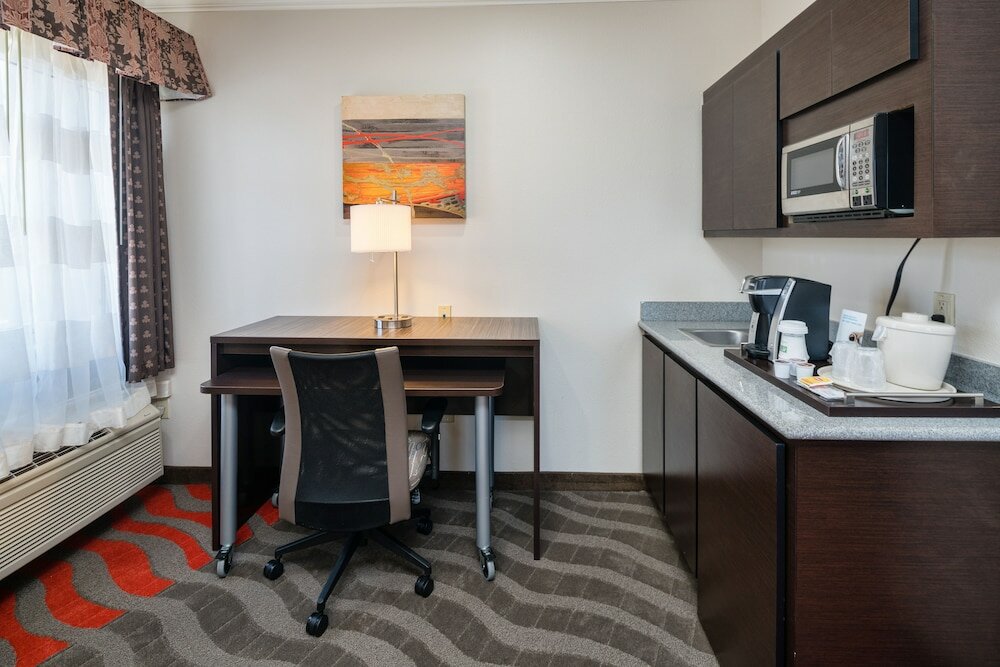 Фото Holiday Inn Express & Suites Santa Clara, an Ihg Hotel