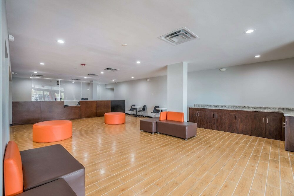 Фото Oyo Hotel Orlando Airport