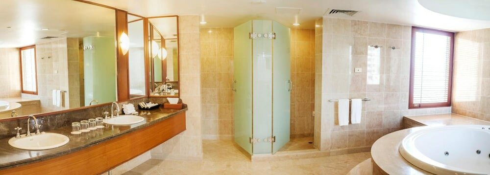 Фото Crown Hotel