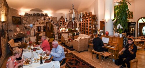 Гостиница Bellapais Gardens в Кирении