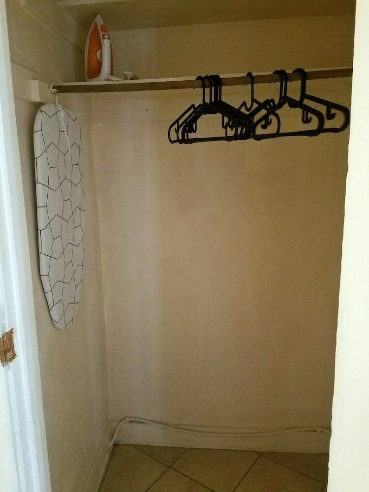 Фото Monterey Inn Hotel